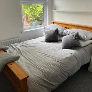  Holiday home Cheerful 2 Bedroom House With Patio And Office
